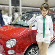 フィアットブース　杉田リエさん