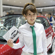 フィアットブース　杉田リエさん