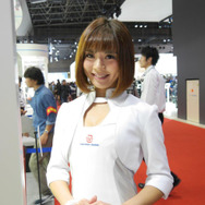 豊田合成ブース　藤田あす香さん
