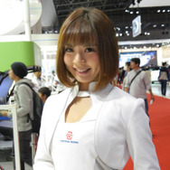 豊田合成ブース　藤田あす香さん