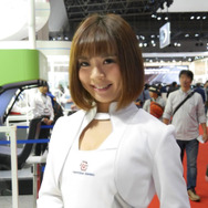 豊田合成ブース　藤田あす香さん