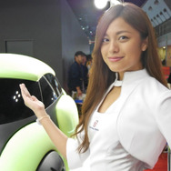 豊田合成ブース　北村沙織さん