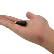 Wii U GamePad向け「MicroUSB 変換コンバータ」発売、スマホと同じケーブルで充電できる