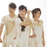 主題曲は「AKINO with bless4」が担当