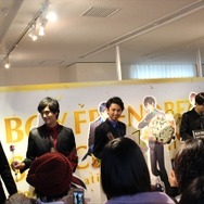 乙女ロードにリムジン、イケメンが赤いバラをプレゼント　「ボーイフレンド（仮）」2周年記念