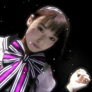 「水中ニーソ」の古賀学がゲームCMを撮影！箕星太朗デザインのキャラが水中に漂う