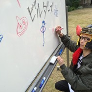 “本能寺の変”で話題の「エグスプロージョン」が「ドラクエ」とコラボ!『ビルダーズ』の世界観を歌とダンスで表現