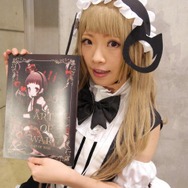 【レポート】「コミケ89」企業ブースのコスプレイヤー写真を一挙130枚！胸元の空いたコスプレイヤーも