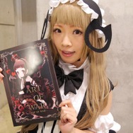 【レポート】「コミケ89」企業ブースのコスプレイヤー写真を一挙130枚！胸元の空いたコスプレイヤーも