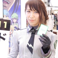 【レポート】「コミケ89」企業ブースのコスプレイヤー写真を一挙130枚！胸元の空いたコスプレイヤーも