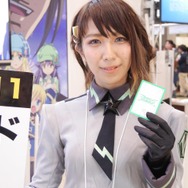 【レポート】「コミケ89」企業ブースのコスプレイヤー写真を一挙130枚！胸元の空いたコスプレイヤーも