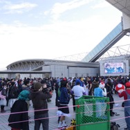 会場入口横のコスプレ撮影エリアの様子(12月31日11:30撮影)