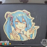 食べずに取っておきたい…パンケーキで描かれた“初音ミク”が見事な完成度