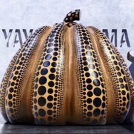 バーチャル美術館「IJC MUSEUM」オープン、草間彌生・天明屋尚などの作品がブラウザ上で楽しめる