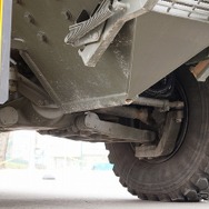 もちろんこの部分の装甲もかなりの厚みがある。