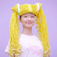 イヤホンだけで作られたウィッグが登場、その新提案が斬新過ぎる…全てのイヤホンで聴取可能