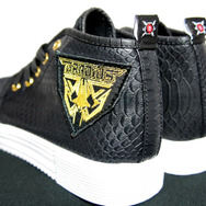 『グラディウス』30周年記念「スニーカー」発売！ロゴや「カプセル」をクールにデザイン