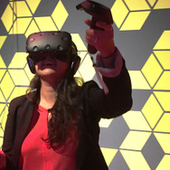 まっさらなハッピーセットを自分色に染めるVRデモ登場