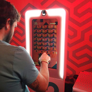 まっさらなハッピーセットを自分色に染めるVRデモ登場