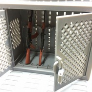 【日々気まぐレポ】第141回 ディスプレイに収納に幅広く活用！「LittleArmory ガンラック」レビュー