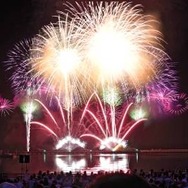 現実のロボットに搭乗して対戦するゲーム「バトルキング」がハウステンボスに登場