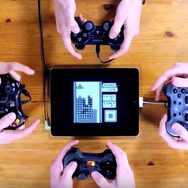 ゲームパッドで『テトリス』のテーマを演奏!?驚愕の「8bitメドレー」4人セッション