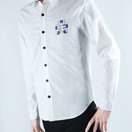 これは普通に着れる！『ガルパン』カジュアルシャツ登場、大洗高校の校章が胸元に