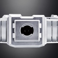 大人の変身ベルト「仮面ライダー555」登場、ワイヤレス通信で発光・音声演出が実現