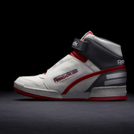 「エイリアンスタンパーミッド」（1万9,000円）