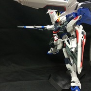 【日々気まぐレポ】第148回 Ver.2.0として再び舞い降りた剣!生まれ変わった「MG フリーダムガンダム」をレビュー