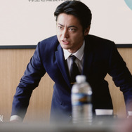 山田孝之が『ドラクエ』呪文を連発するCMが公開！「日本経済のホイミ(回復)は期待できず、一寸先はパルプンテ(何が起こるかわからない)」