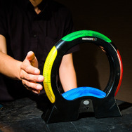 電子記憶ゲーム「サイモン エア」10月発売、あの「サイモン」がタッチフリー型に進化