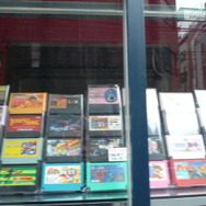 まんだらけ秋葉原店にて、ファミコンカセット1051本コンプセットが展示中！