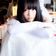 『クラッシュ・オブ・キングス』の新CM、出演するあの有名人を全て見つけられたら100万円！セクシー女戦士・御伽ねこむも参戦