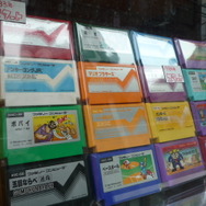 まんだらけ秋葉原店にて、ファミコンカセット1051本コンプセットが展示中！