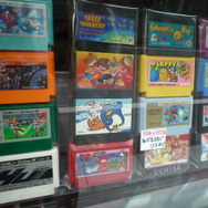 まんだらけ秋葉原店にて、ファミコンカセット1051本コンプセットが展示中！