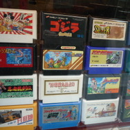 まんだらけ秋葉原店にて、ファミコンカセット1051本コンプセットが展示中！