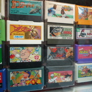 まんだらけ秋葉原店にて、ファミコンカセット1051本コンプセットが展示中！