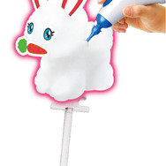 “泡でお絵かきできるペン”登場! ハンドソープで3Dアートが楽しめる「あわモコ」発売
