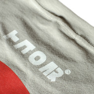 『スプラトゥーン』“ラストフェス”Tシャツ発売決定！イカベーダーCAPやギアパワー缶バッジBOXセットも