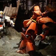 左舷、弾幕薄いぞ！ ホワイトベースの実物大キャプテンシートが那須ハイランドパークに