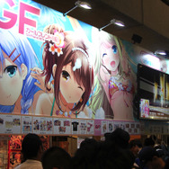 C90『ガールフレンド(仮)』&『オルタナティブガールズ』ブースは人が絶えない大盛況っぷり!