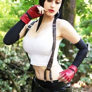 イタリア美女による『FF7』ティファのセクシーコスプレショット!