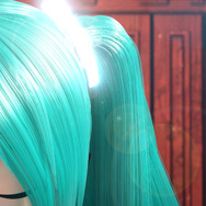 「LUX × 初音ミク」コラボCM公開!電子の歌姫がスカーレット・ヨハンソンと夢の競演