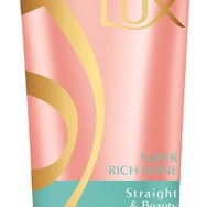 「LUX × 初音ミク」コラボCM公開!電子の歌姫がスカーレット・ヨハンソンと夢の競演