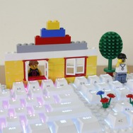 市販ブロックでデコれる「USBゲーミングキーボード」登場、キーはLEDで光る仕様