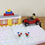 市販ブロックでデコれる「USBゲーミングキーボード」登場、キーはLEDで光る仕様