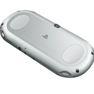 PS Vita新カラー「シルバー」「メタリック・レッド」が仲間入り！12月より発売開始