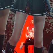 【TGS2016】会場に「無料案内所」が出現！美少女のスカートの中に入り込み、上を見上げるコーナーも