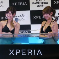 【TGS2016】お風呂じゃないです、プールです。Xperiaの美女が防水をアピール